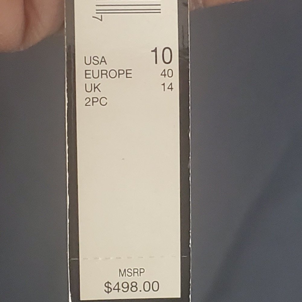 AUTHENIC TAHARI PINSTRIPED PANT SUIT - Picture 3 of 8